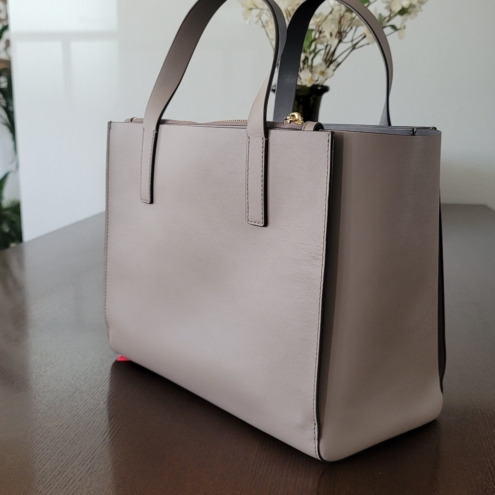 Tote - Picture 5 of 9